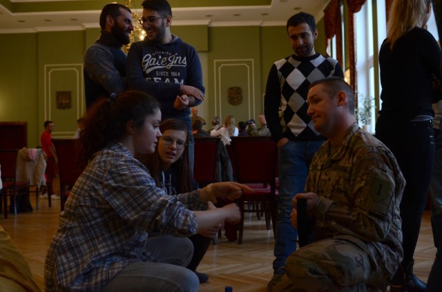 Dagger Brigade Teaches First Aid in Poland