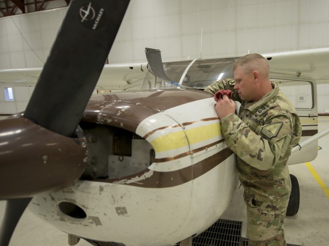 Using his own plane, recruiter flies around remote Alaska to fill Army ranks