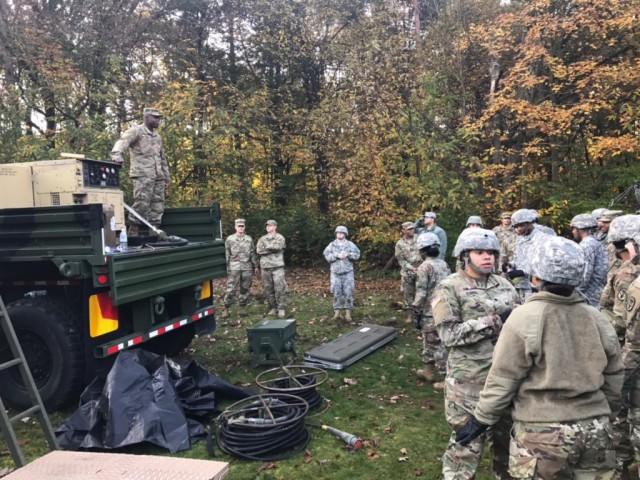 Dental Soldiers practice trade in operational environment