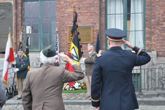 D'Haese and Radoff salute the Belgian 5th Fusiliers Battalion