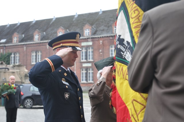 Radoff salutes the war veterans