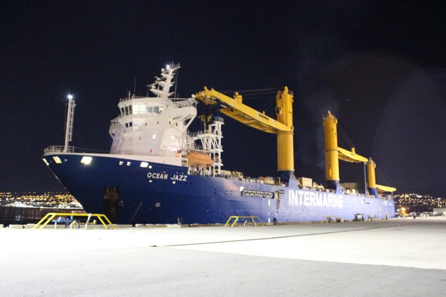 599th, joint crew offload 25th CAB cargo