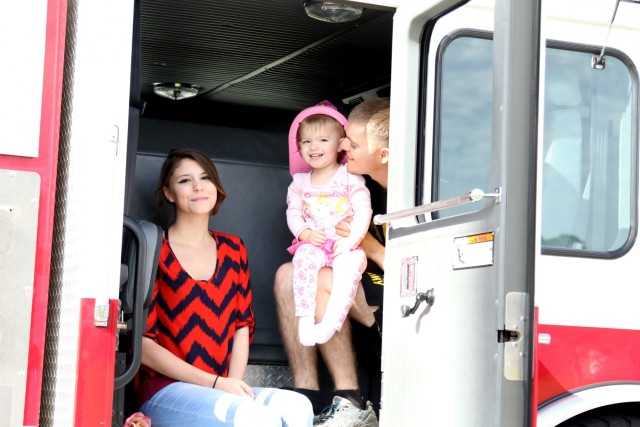 Dog-faced Families participate in Family fun day during Marne Week