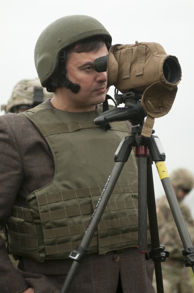 Ukrainian parliament members meet with military