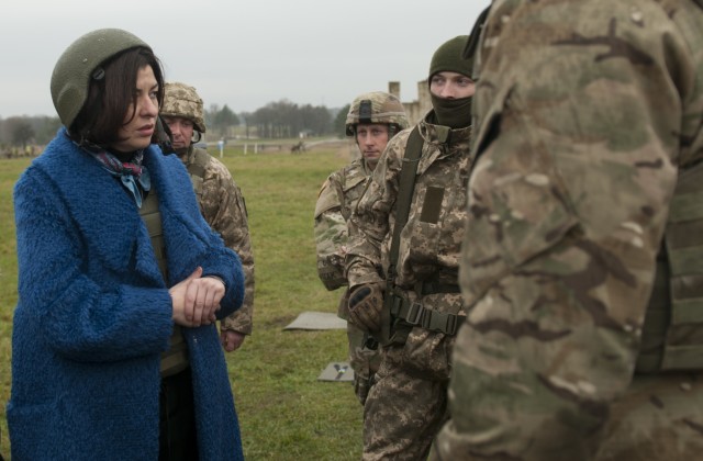 Ukrainian parliament members meet with military