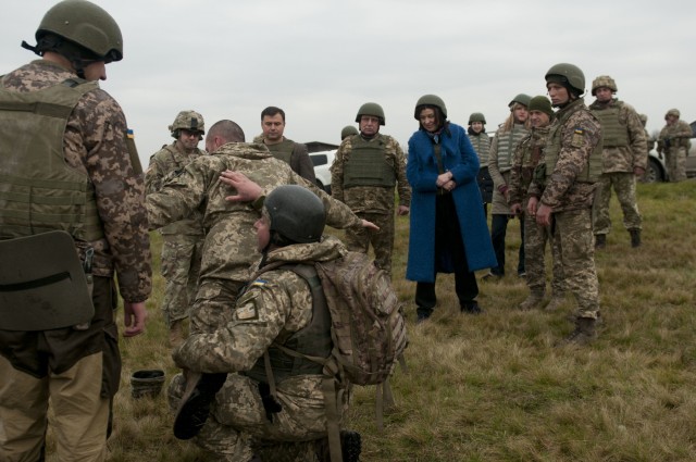 Ukrainian parliament members meet with military