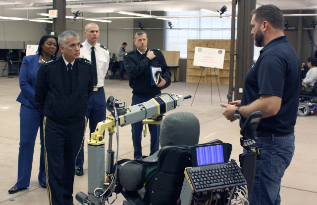 Army Cyber Command leaders visit University of Pittsburgh, Carnegie Mellon University