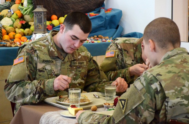 Thanksgiving fixins' German style at JMRC