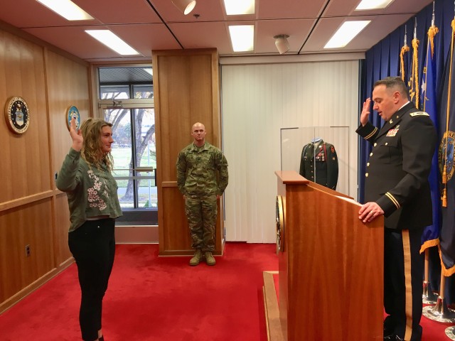 Boise student follows her father into Idaho National Guard