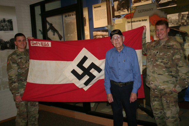 New York WWII vet shares memories with National Guard museum