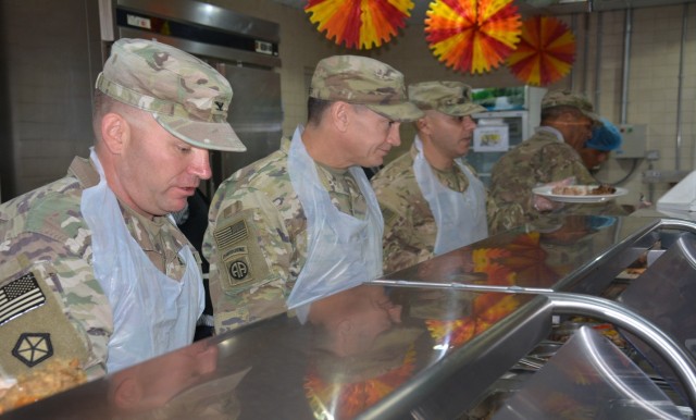 Soldiers Celebrate Thanksgiving in Kuwait