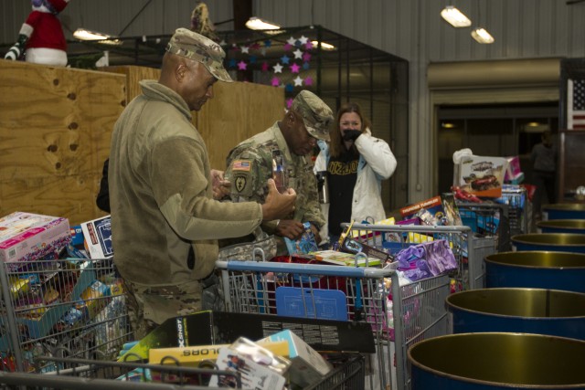 4th Cav MFTB Soldiers embrace the gift of giving