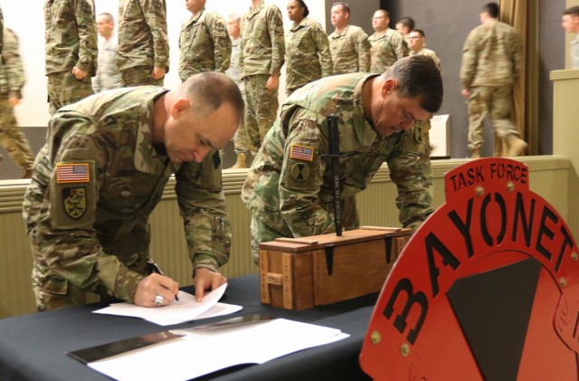 Reserve units merge with 7th Infantry Division
