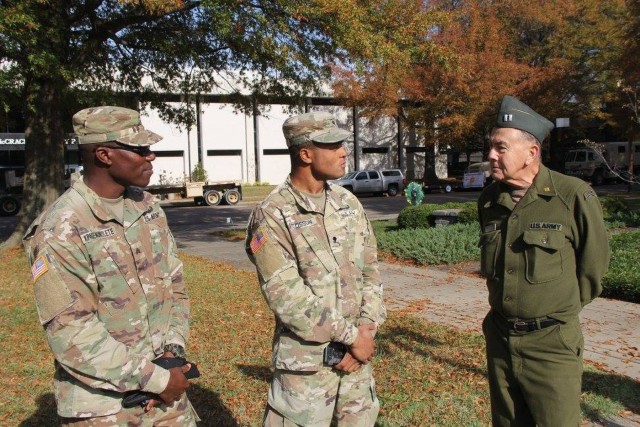 Sustainment Soldiers support Paducah Veterans Day parade