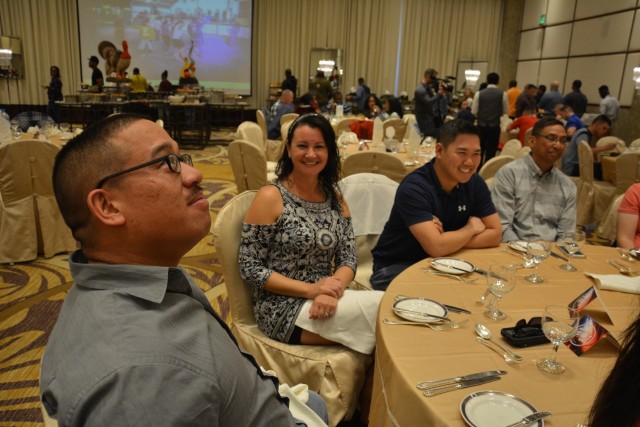 ASG-KU Commander speaks at AUSA Thanksgiving lunch