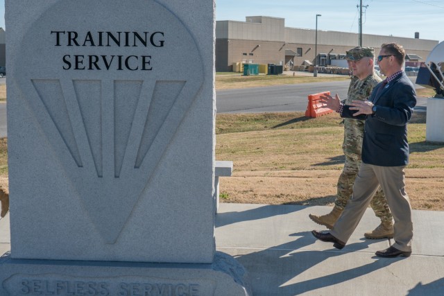 Chief of Staff of the United States Army visits Fort Campbell