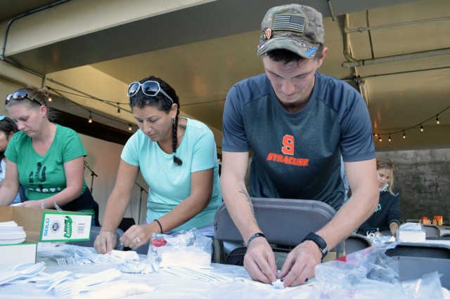 Bronco Brigade serves Thanksgiving to Hawaii community