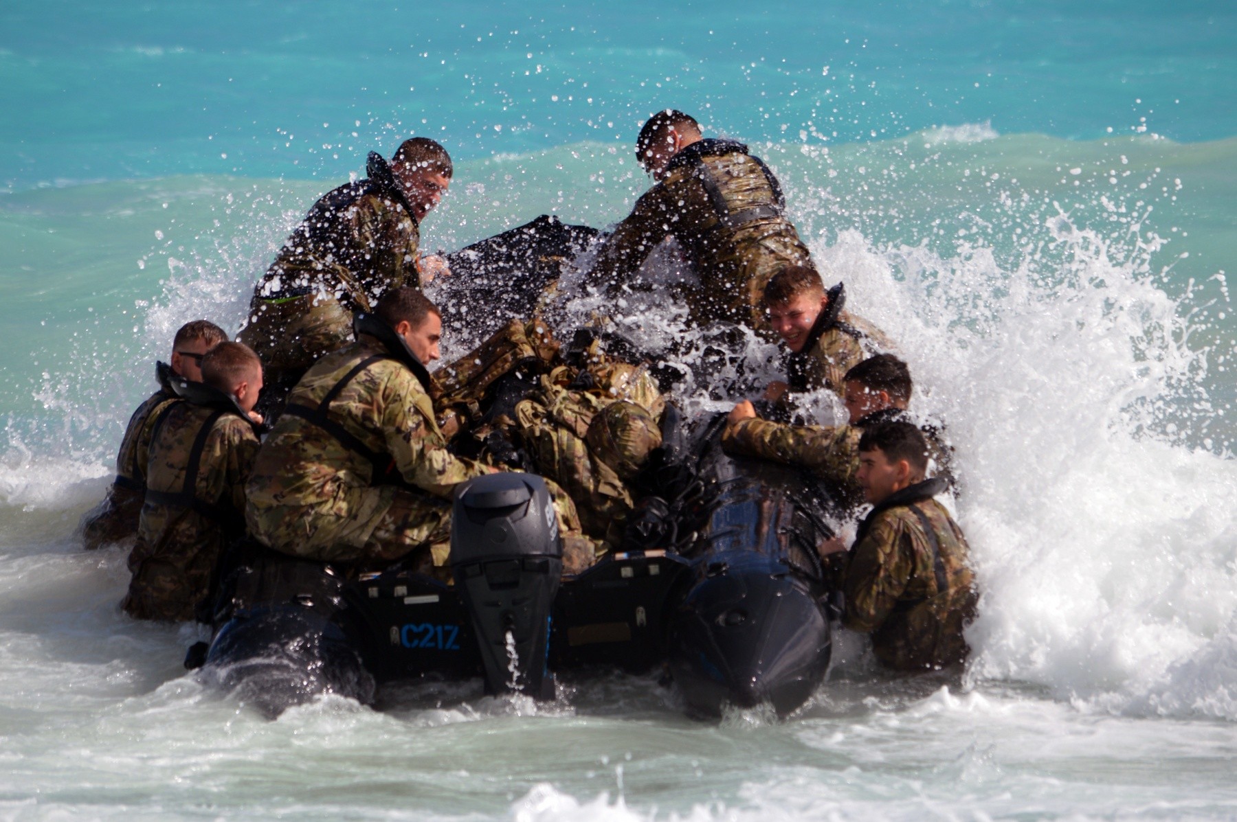 'Raiders' conduct waterborne operations off Hawaii coast | Article ...