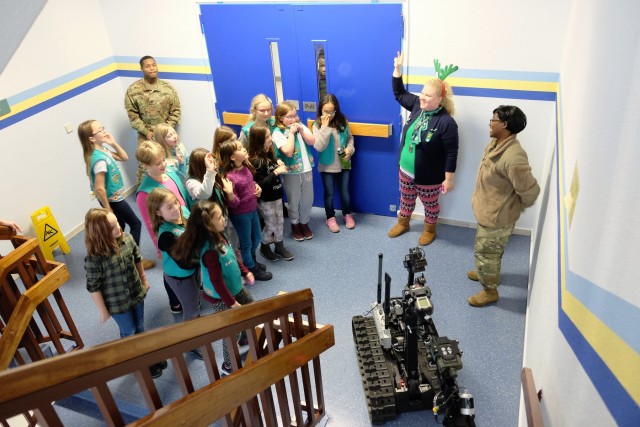 Army Reserve Soldiers help Girl Scouts learn about robots
