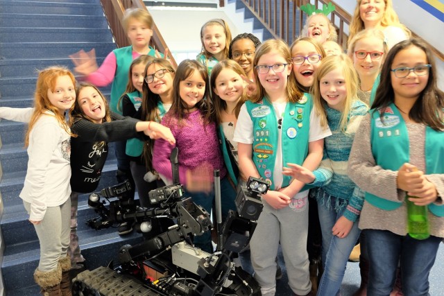 Army Reserve Soldiers help Girl Scouts learn about robots
