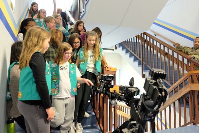 Army Reserve Soldiers help Girl Scouts learn about robots