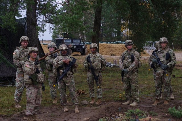 Finance Soldiers disburse and defend during Diamondback Defense