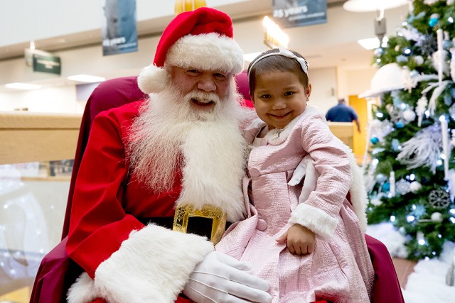 LE and Santa