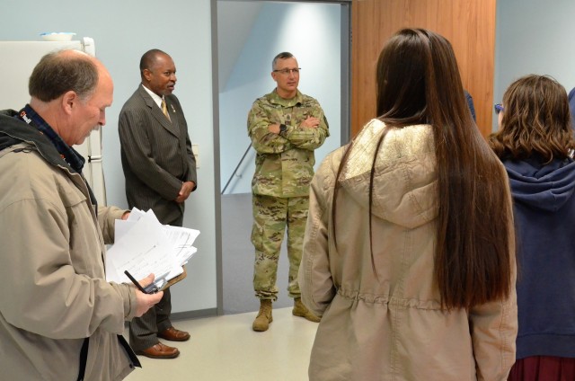 CSM Hauke talks to students from Ramstein Environmental Club