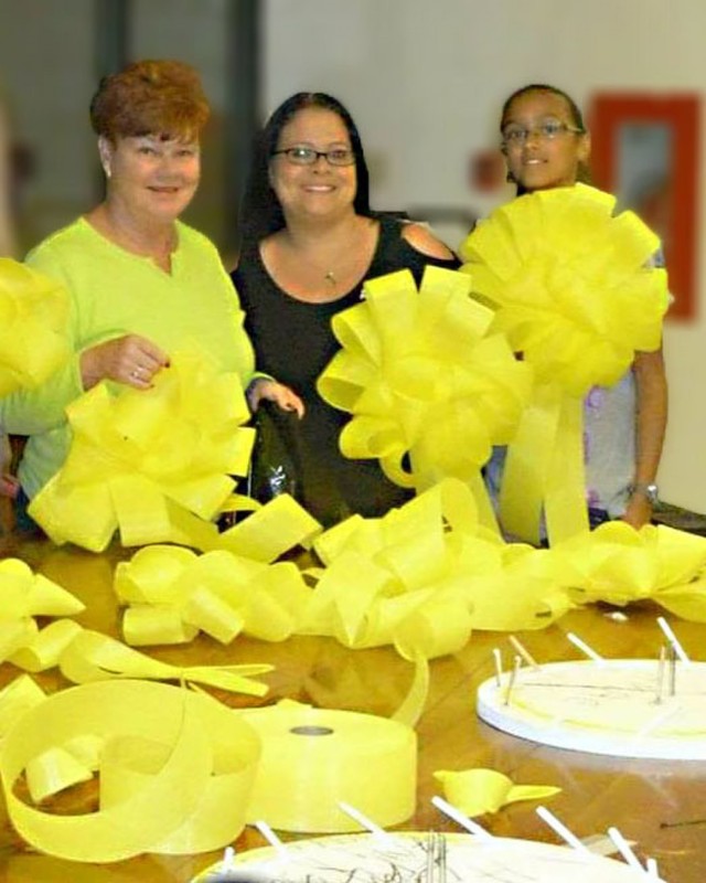 "Yellow Bow Lady" Receives Marne Rock Star Award