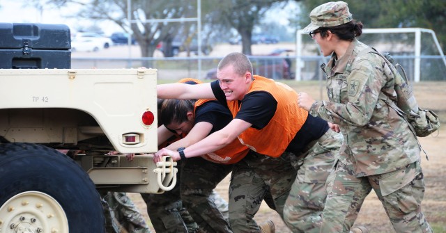 Warrior challenge puts Soldiers to the test