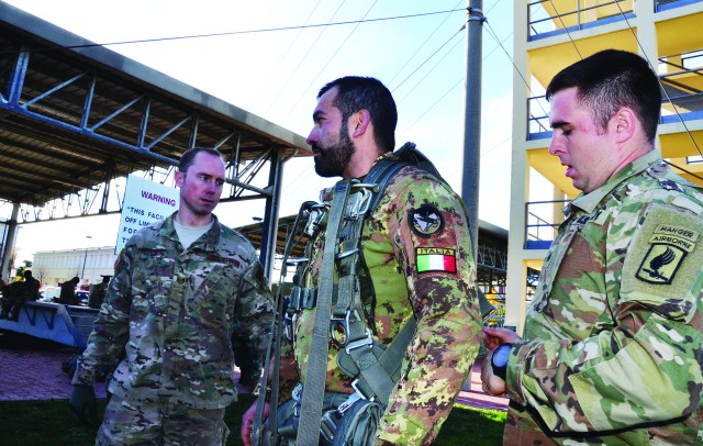 Alpini soldiers train with weather squadron