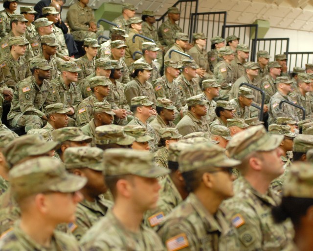 1st TSC Soldiers Redeploy in Time for Christmas