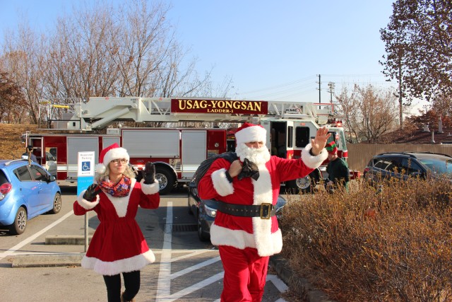 Santa and Mrs. Santa visits BAACH 'Winter Wonderland'