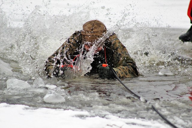 Marines bolster cold-weather operating skills during course at Fort McCoy