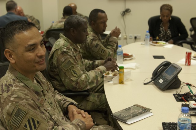 Senior Leaders eat, discuss future of military finance