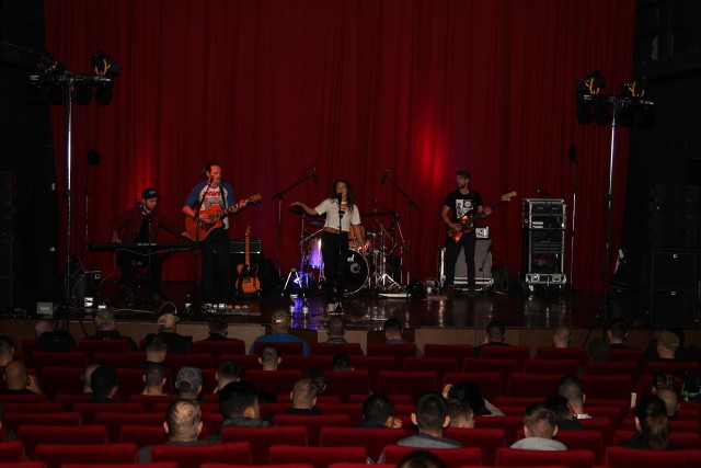 Danika Portz sings for Air Cav