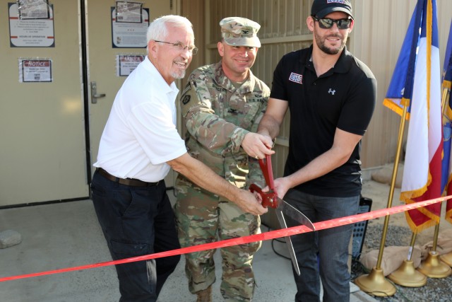 Remodeled USO opens in Kuwait