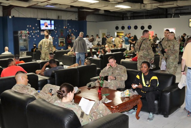 Remodeled USO opens in Kuwait