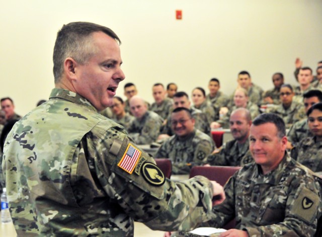 The 10th Mountain Division (LI) Sustainment Brigade Hosts 3rd ESC Commander, CSM