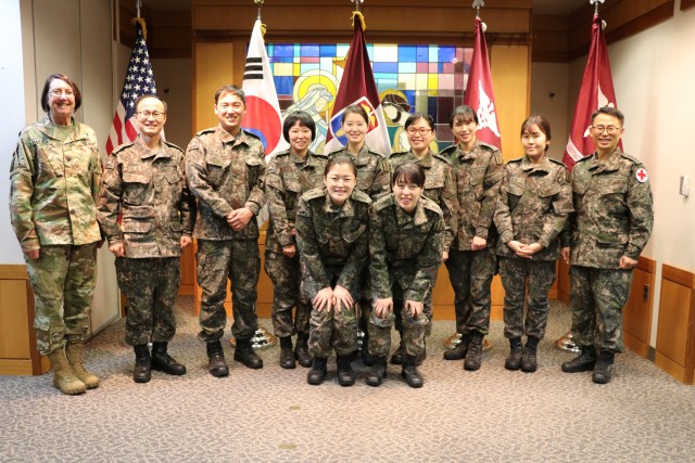 Integrated Service of ROK Military Health Care Personnel Program graduates 125th cycle
