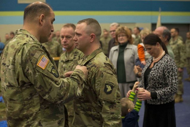 Airborne Soldier receives Soldier's Medal after saving two people from burning car