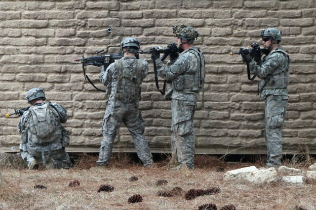 Soldiers from 10th Mountain Division enable the 1st SFAB at JRTC