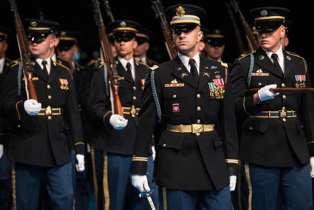 Redesigned Army Uniforms site provides guidance for Soldiers on combat ...