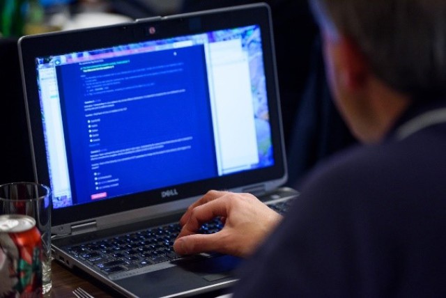 Army Cyber Protection Brigade Soldiers take top honors at NetWars competition