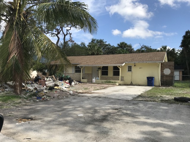 CECOM Employee Volunteers for Hurricane Relief; Brings Logistics to Relief Efforts