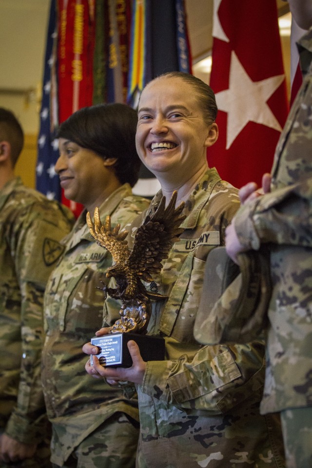Kennel Master and Her Team Receive Eagle Award