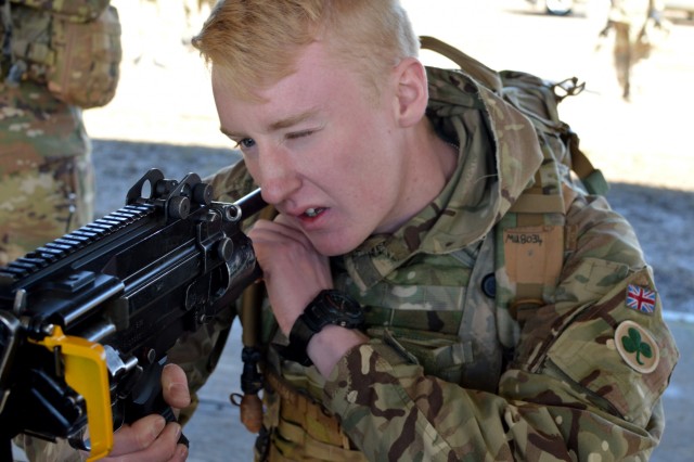 US, UK Soldiers zero MILES gear