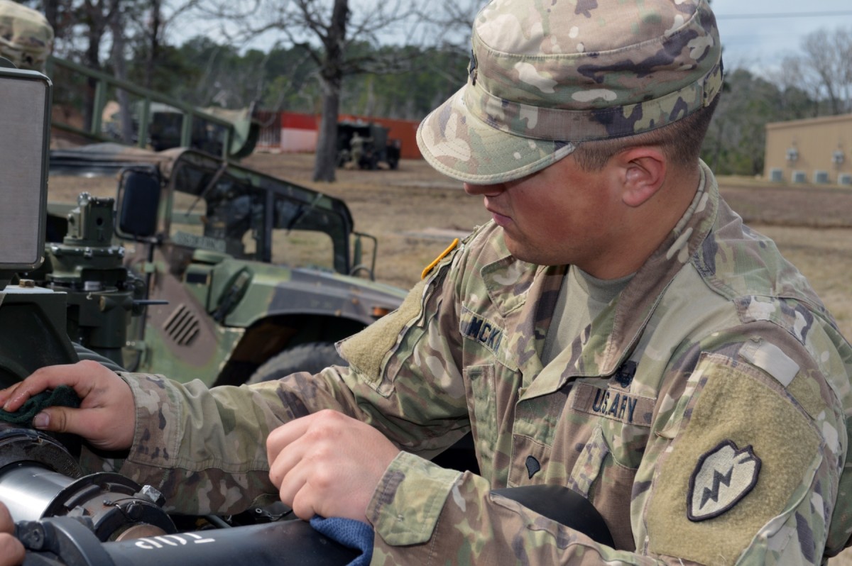 Cannon crewmembers prep howitzer for JRTC Article The United States