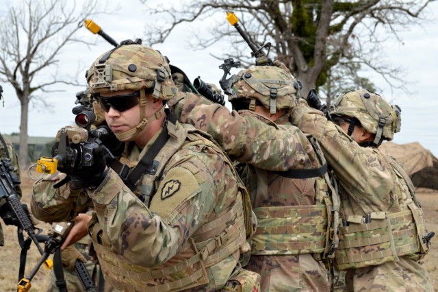 Soldiers practice infantry battle drills