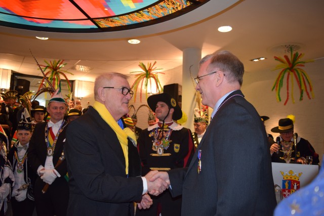 Chet Witkowski received the Schinnen Municipality Medal